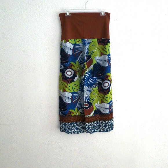 Blue/green/brown floral double layers capri pants, with embroidery, sequins/bead - Picture 2 of 7